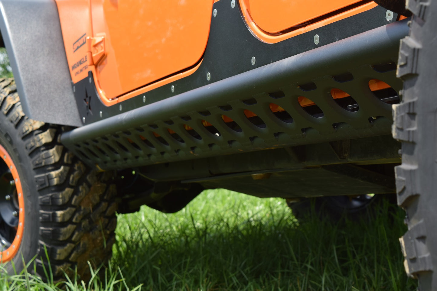 Shown with additional rocker guard