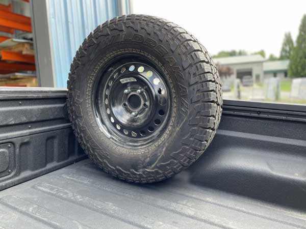 JT Stand Up Bed Mounted Tire Carrier